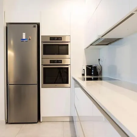 Apartment Ngh12 - Lovely And Spacious 2 Bedroom *