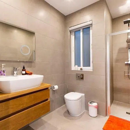 Ngh12 - Lovely And Spacious 2 Bedroom Apartment *