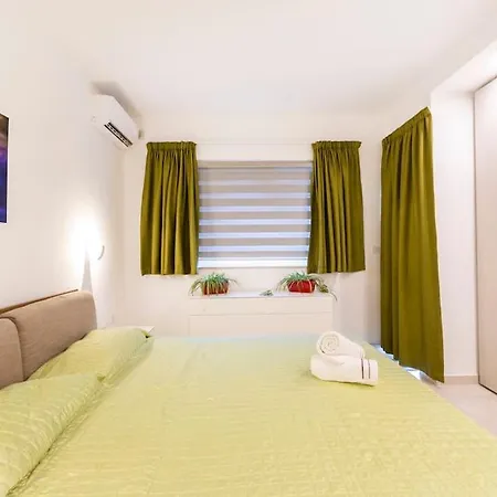 Ngh12 - Lovely And Spacious 2 Bedroom * Naxxar