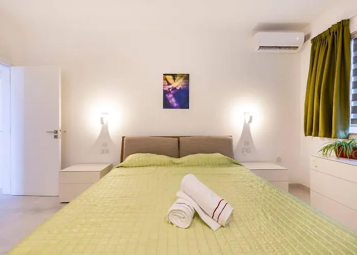 Ngh12 - Lovely And Spacious 2 Bedroom