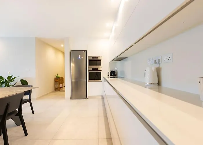 Apartment Ngh12 - Lovely And Spacious 2 Bedroom